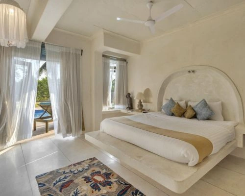 Luxury 8bhk villa with pool & lawn villa in Siolim