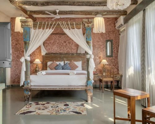 Luxury 8bhk villa with pool & lawn villa in Siolim