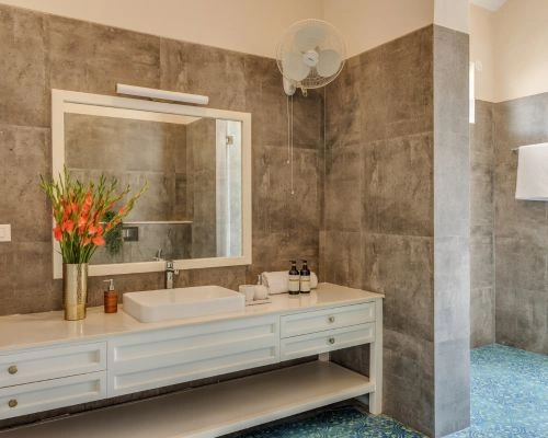 Trezora Candolim - Luxury 4bhk villa with pool